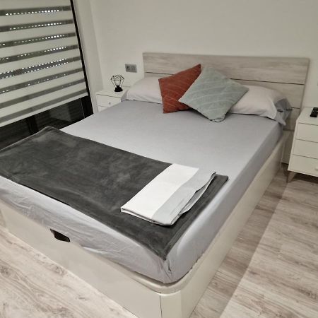 Moderno Duplex Comfort Roses Ngoại thất bức ảnh